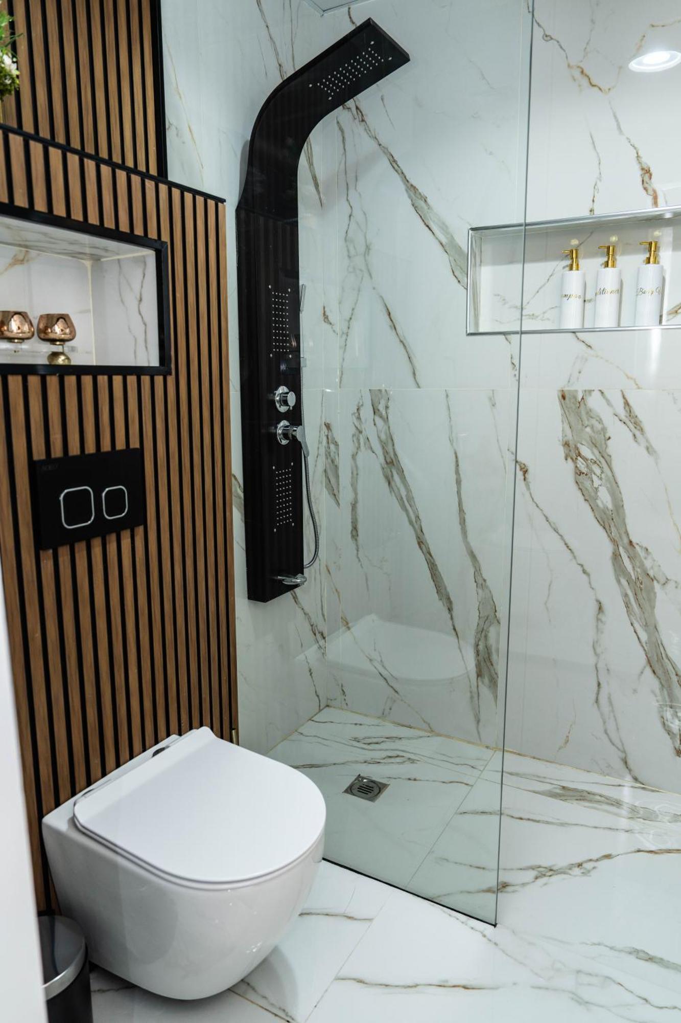 Marina ,1bhk ,full Marina View,partial Sea View ,near Marina Walk, Marina Mall And Jbr